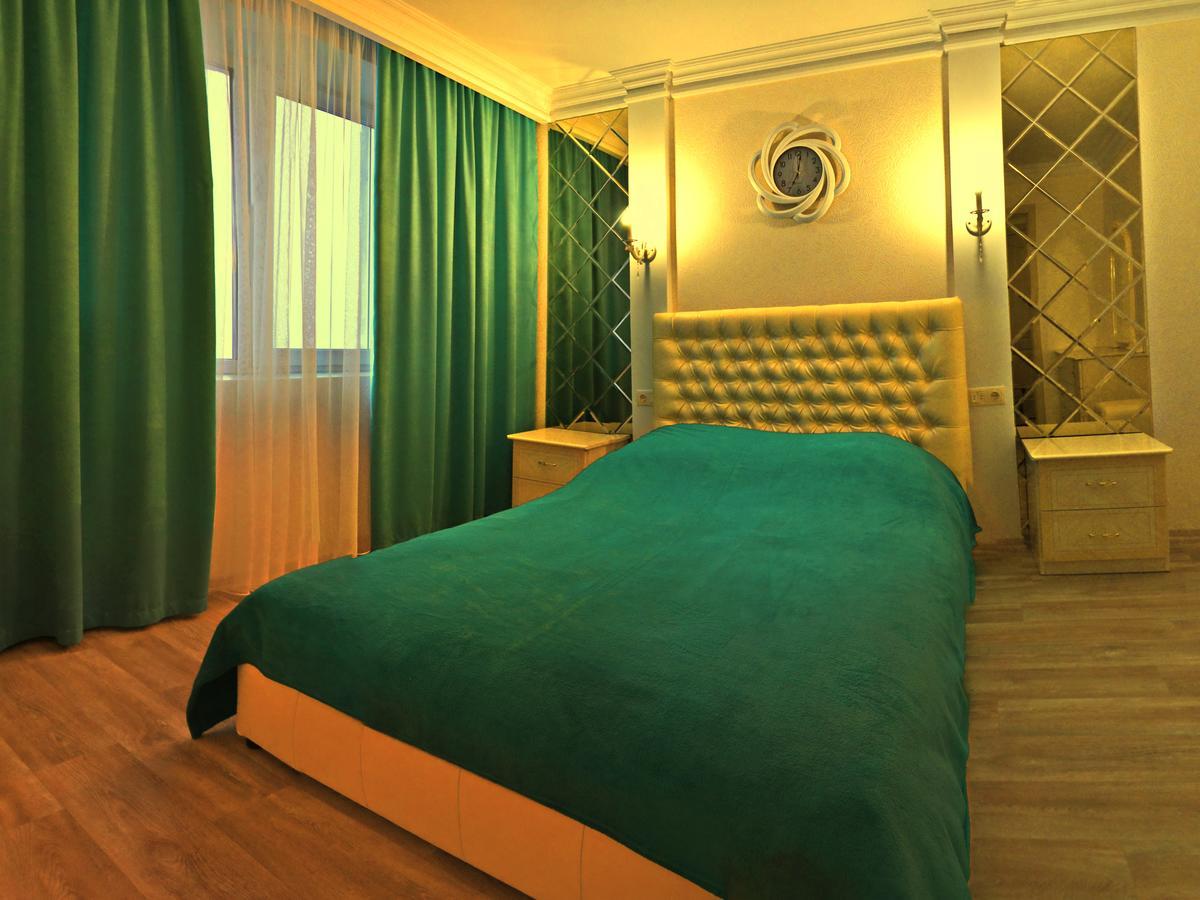 Apartlux 2 Tjernihiv Exteriör bild